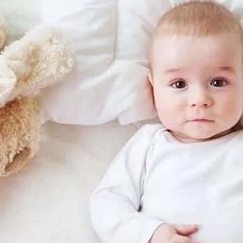 Bebeğim Ne Zaman Yastık Kullanmaya Başlamalı?