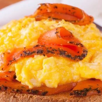 Yumurtalı klasik kahvaltı